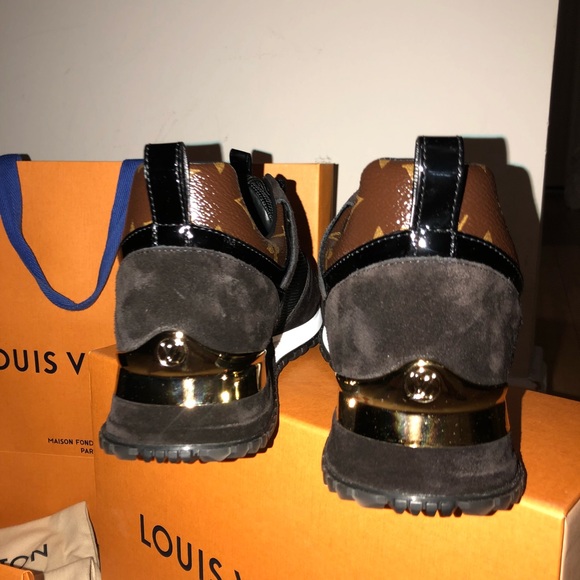 Louis Vuitton Run Away Sneaker Women’s Sz 7.0 - Picture 8 of 8